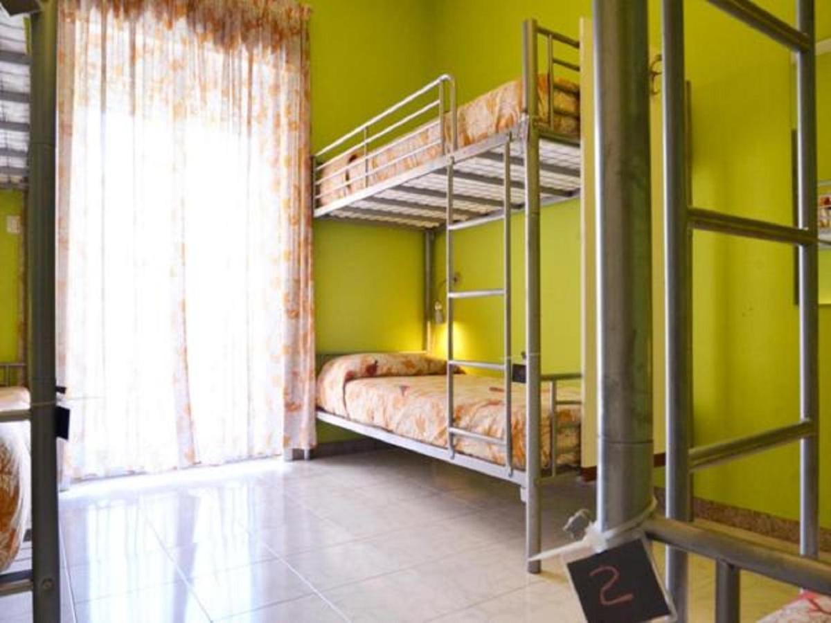 Gianni House Backpackers Hostel Giardini Naxos Exterior photo